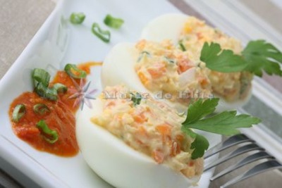 Huevos rellenos de cangrejo