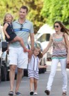 Los Pr�ncipes de Asturias: peli y hamburguesas con sus hijas