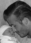 La hija de los Beckham, Harper Seven, tiene las manos y los pies de oro