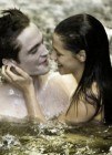 Robert Pattinson y Kristen Stewart... �pillados en una habitaci�n comi�ndose a besos!