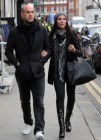 Pepe Reina y su mujer Yolanda, presumen de estilo en Londres