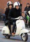 Olivia Wilde y Jason Bateman, motorizados en Nueva York Olivia Wilde y Jason Bateman, motorizados en Nueva York