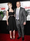 Scarlett Johansson, muy sofisticada en el estreno de We Bought a Zoo