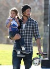 Gabriel Aubry, un padrazo con Nahla, la ni�a que tuvo con la actriz Halle Berry