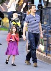 Suri, la princesita del estilo en Disneylandia con Tom Cruise y sin Katie Holmes