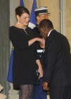 Carla Bruni, de riguroso negro, vuelve a la escena pol�tica