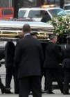 Whitney Houston es enterrada en el cementerio de Westfield, Nueva Jersey