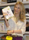 Ana Rodr�guez, Carla Royo Villanova y Teresa Baca, en la presentaci�n del libro de Mar�a Le�n