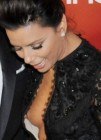 Eva Longoria ense�a un pez�n en los Globos de Oro 2013