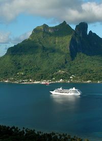 Surca Tahit� y sus islas en el crucero Royal Princess