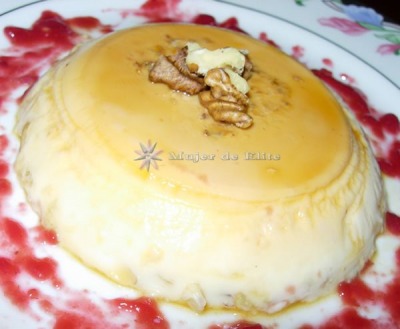 Flan de nata con nueces