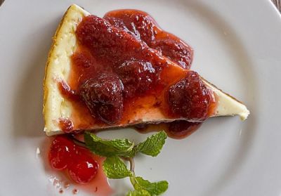 Flanes de queso fresco con frutos rojos
