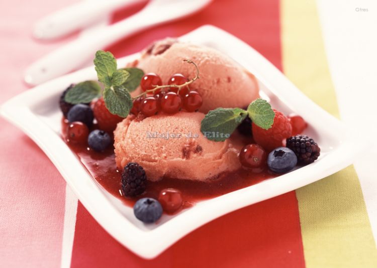 Yogur helado de frutos del bosque