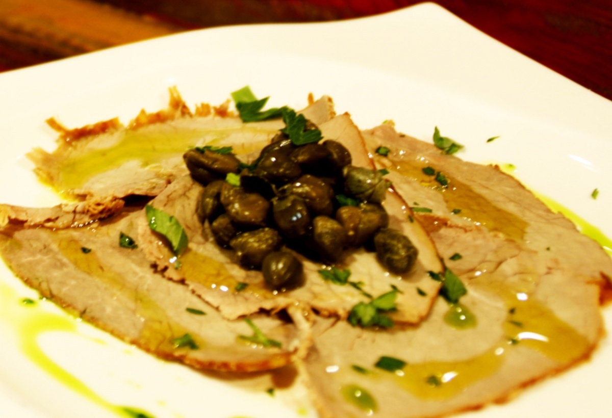 Filetitos de ternera con salsa de alcaparras