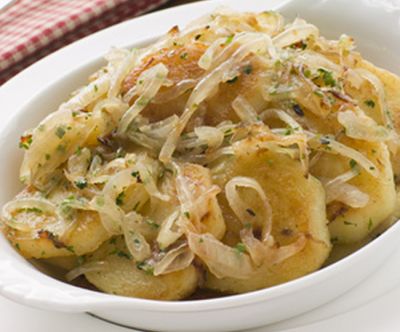 Patatas encebolladas