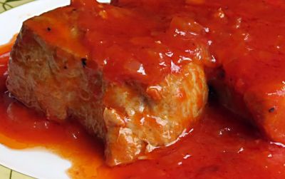 Bonito con tomate