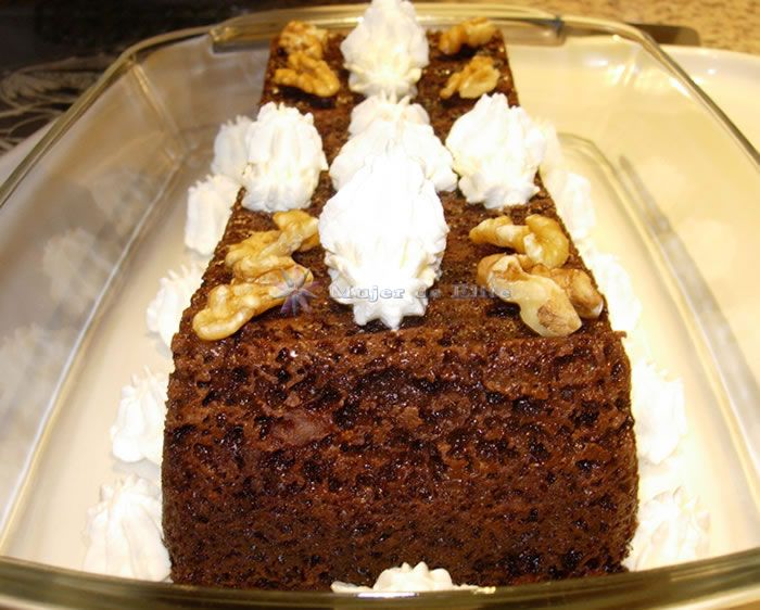Pastel brownie de chocolate negro y frutos secos