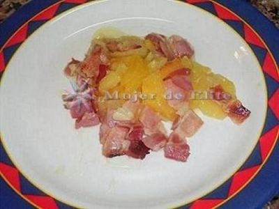 Patatas con cebolla y bacon