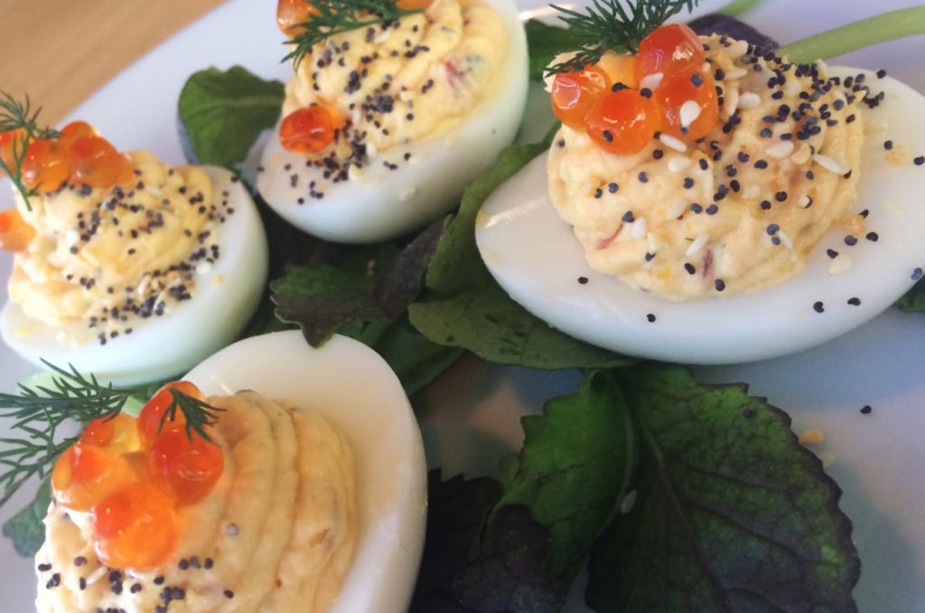 Huevos duros con salsa de salmón
