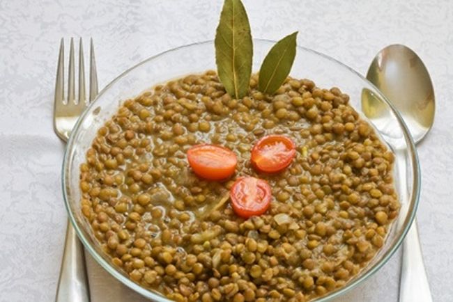 Lentejas guisadas a las finas hierbas