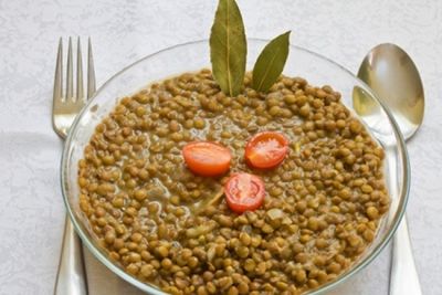 Lentejas guisadas a las finas hierbas