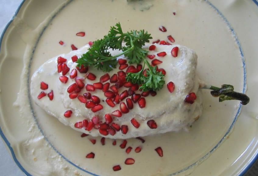 Chiles en nogada