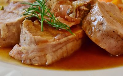 Solomillo con salsa de zanahoria y cebolla