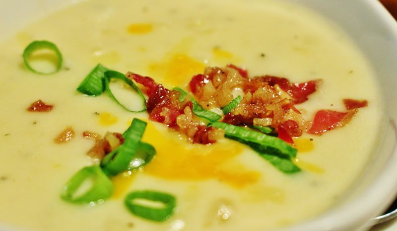Sopa de almendras y jamón