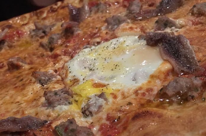 Pizza de huevos
