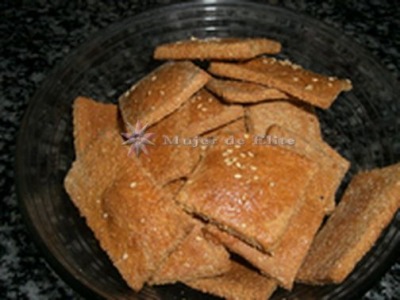 Galletas saladas de queso con salvado