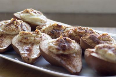 Peras con crema de almendra