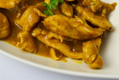 Pechuga de pollo con salsa al curry