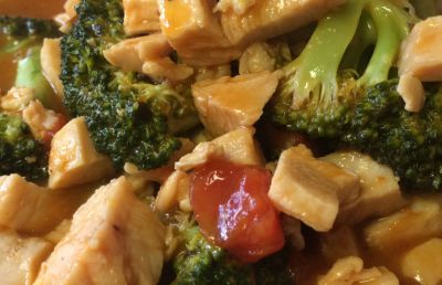 Ensalada de brócoli y tofu