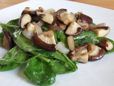 Ensalada de champiñones marinados