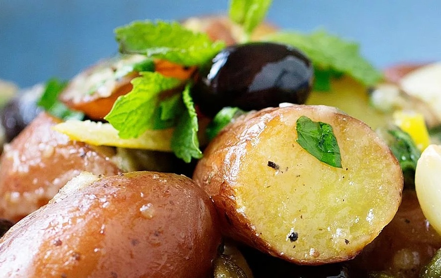 Patatitas al romero con aceitunas