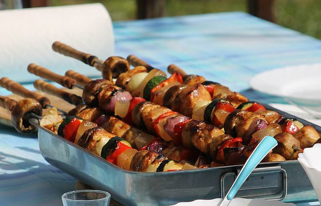 Brochetas de pollo sabrosas
