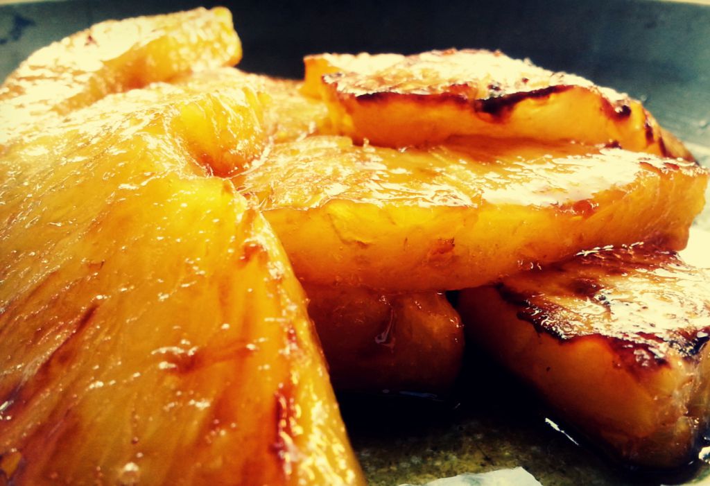 Piña caramelizada