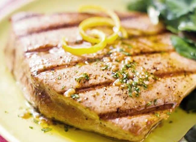 Bonito macerado a la parrilla
