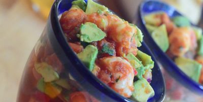 Cóctel de marisco con frutos rojos