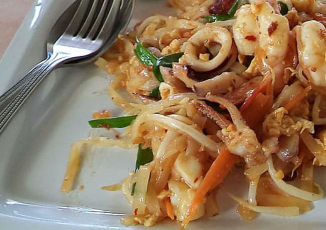 Fideos de soja vermicelli con sepia y verduras