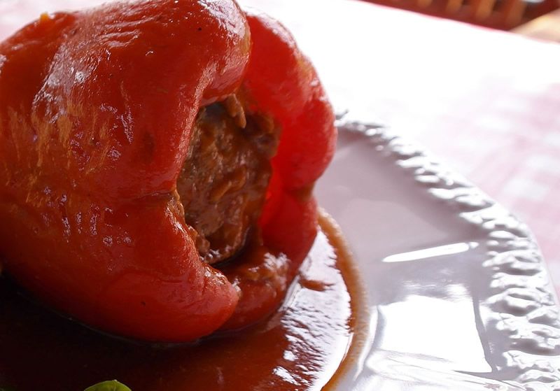 Pimientos rellenos de carne y jamón