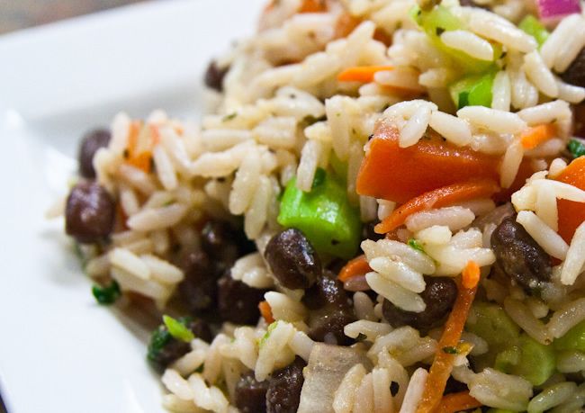Ensalada de arroz con alubias y piñones