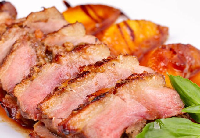 Magret de pato con manzanas