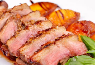 Magret de pato con manzanas