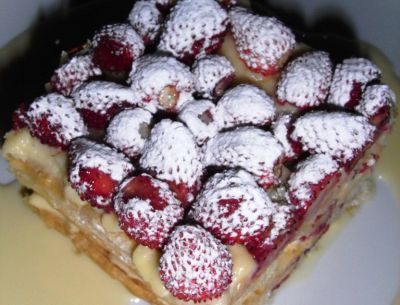 Milhojas de crema y frambuesas