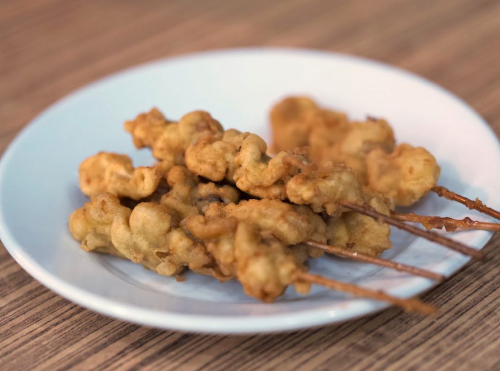 Brochetas de fritos de pescado