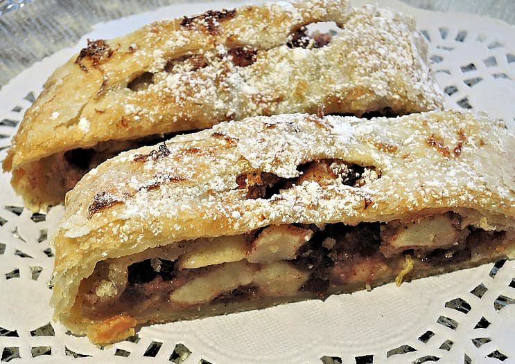 Hojaldre de frutos secos a la crema