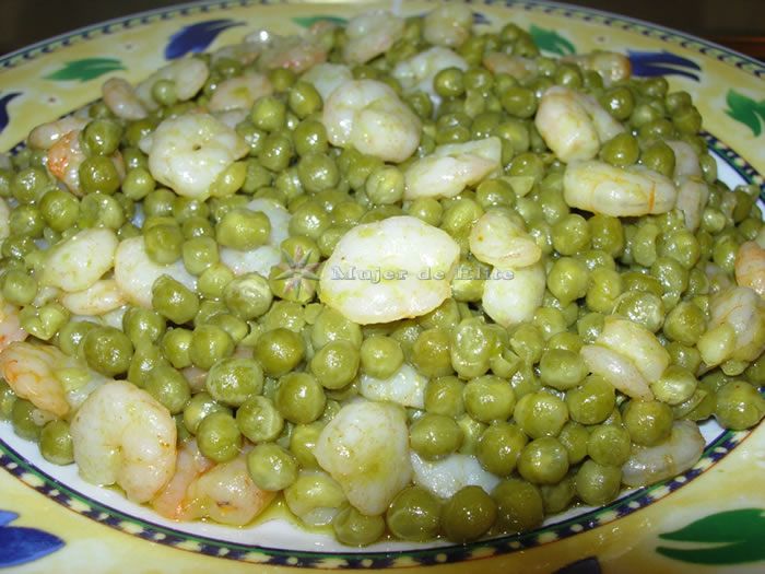 Salteado de guisantes con gambas