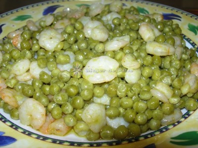 Salteado de guisantes con gambas