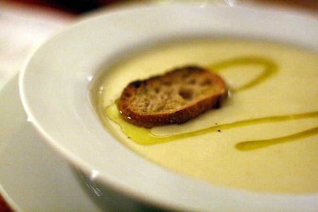 Crema fría de ajos